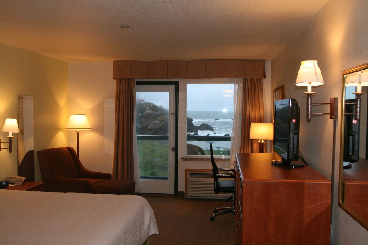Oceanfront Lodge เครสเซนต์ซิตี ภายนอก รูปภาพ