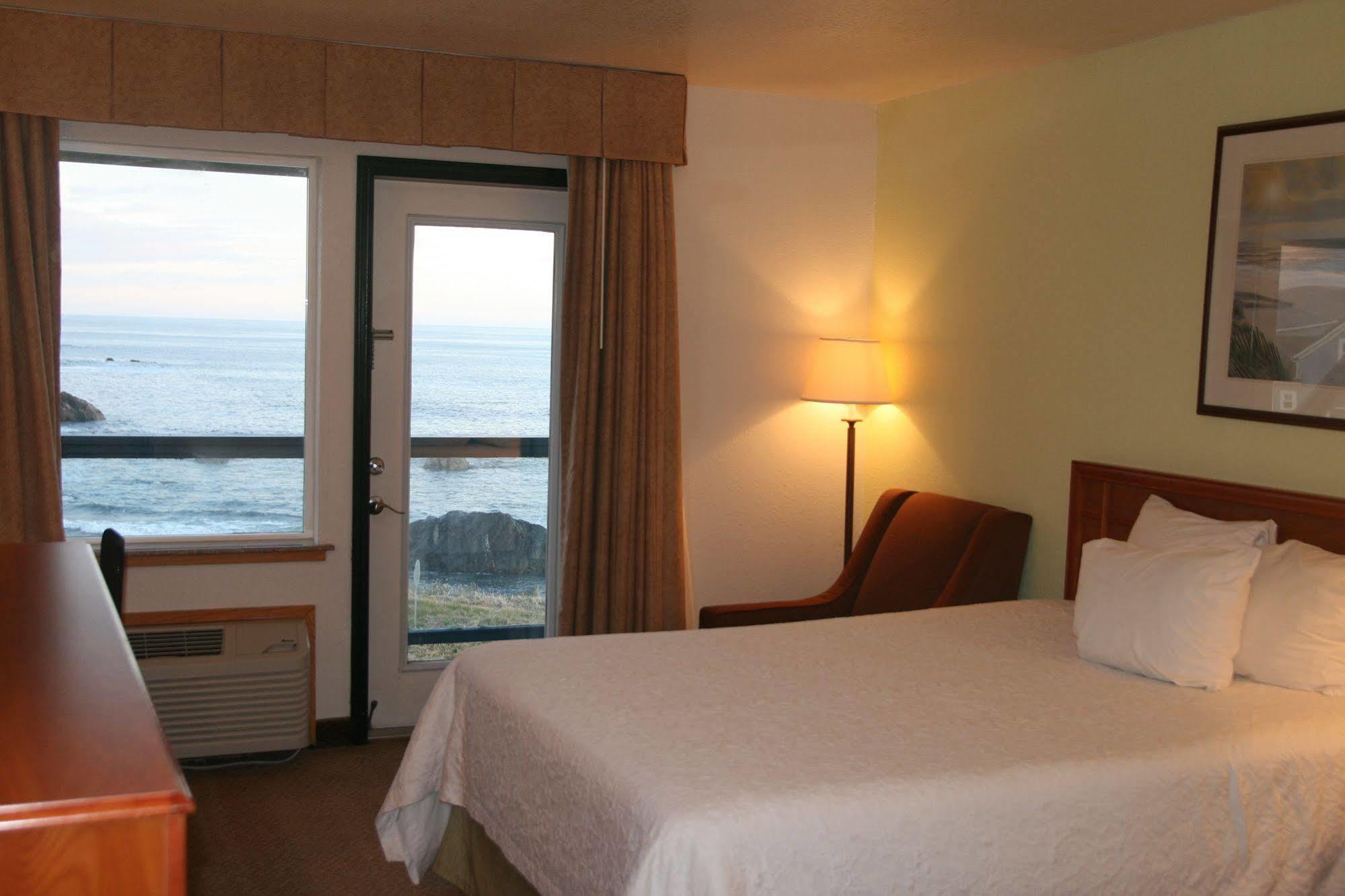 Oceanfront Lodge เครสเซนต์ซิตี ภายนอก รูปภาพ