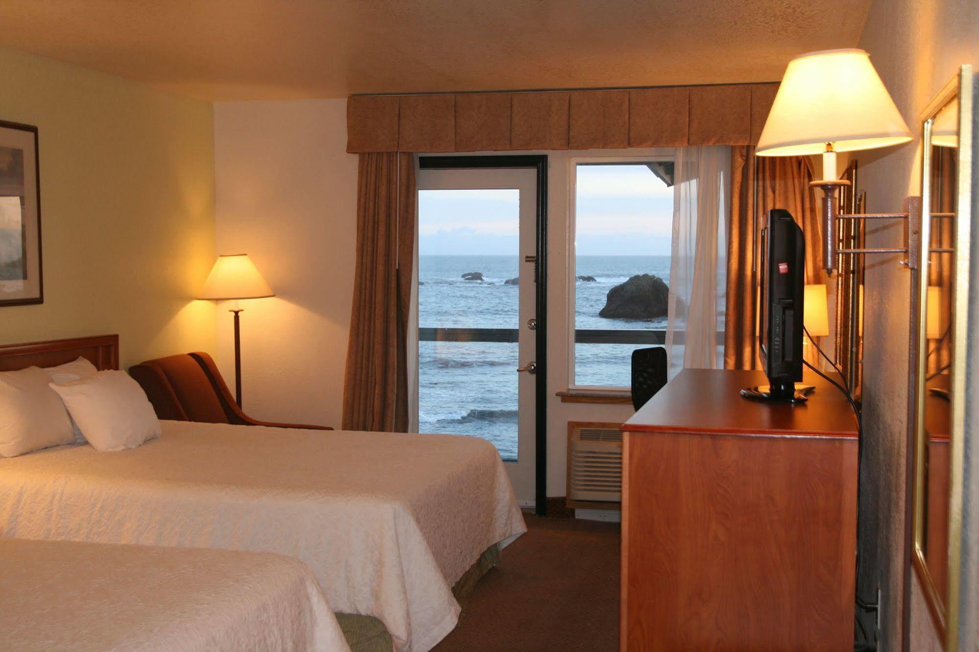 Oceanfront Lodge เครสเซนต์ซิตี ภายนอก รูปภาพ