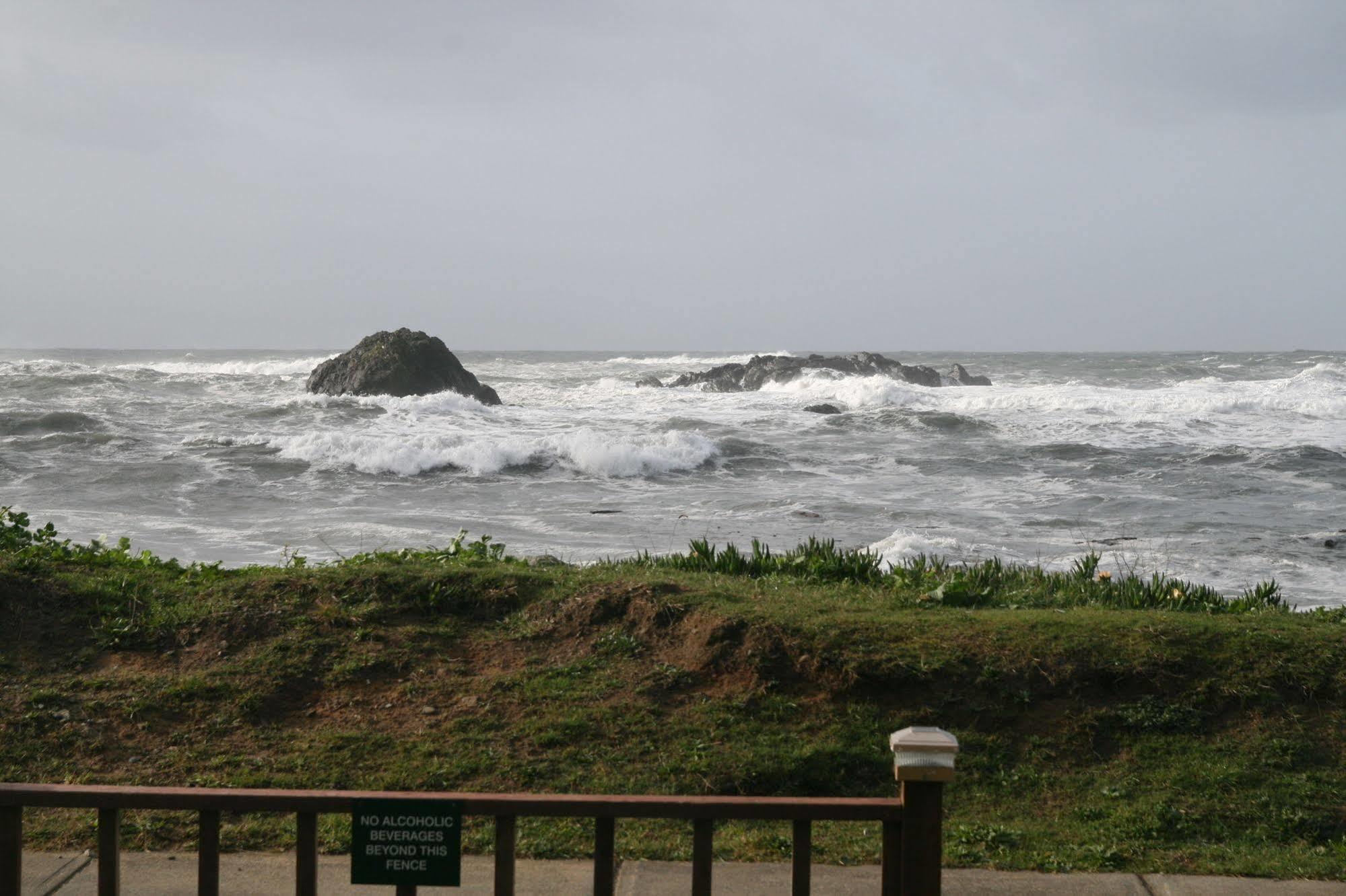 Oceanfront Lodge เครสเซนต์ซิตี ภายนอก รูปภาพ